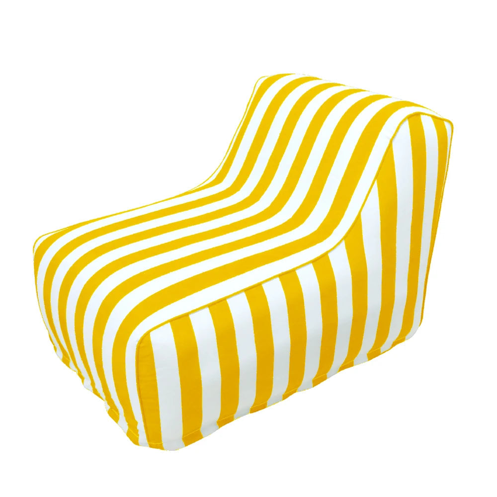 Pouf gonflable extérieur format fauteuil jaune et blanc sur fond clair