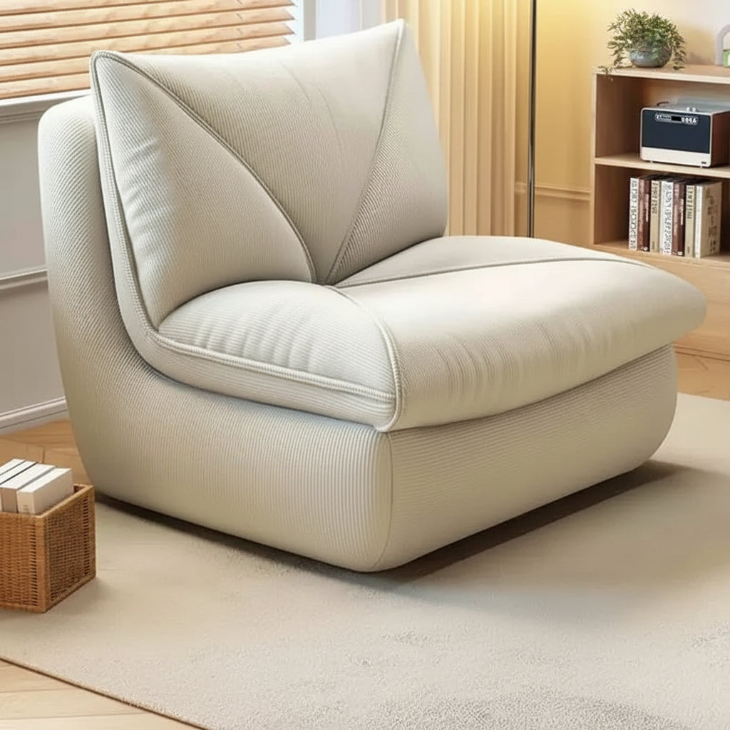 Fauteuil pouf salon en velours côtelé beige dans un coin salon élégant