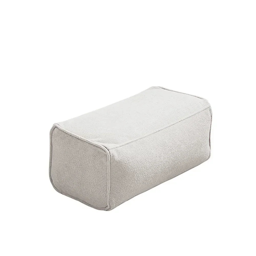 Pouf extérieur résistant rectangulaire beige sable sur fond blanc