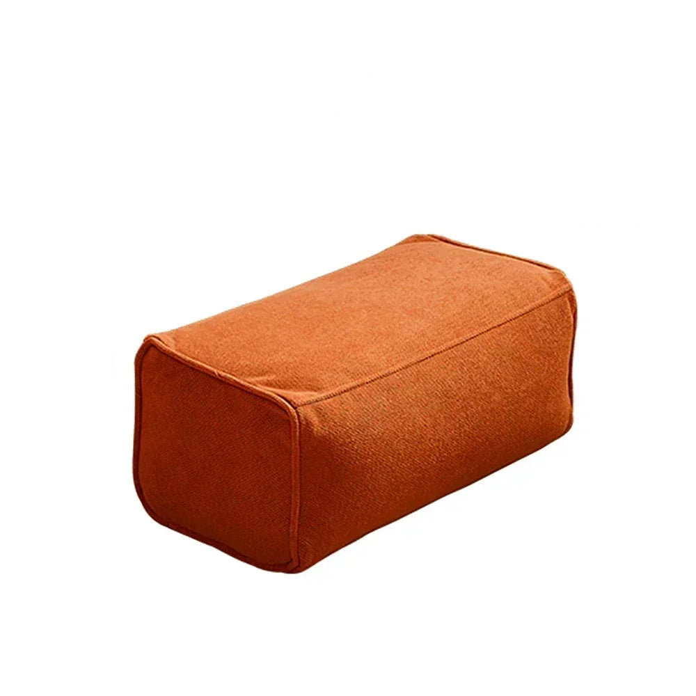 Pouf extérieur résistant rectangulaire orange brûlé sur fond blanc