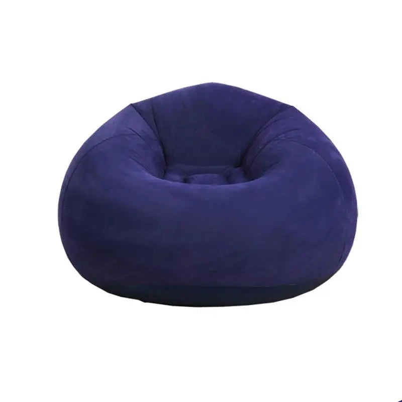 Pouf poire gonflable effet velours bleu nuit présenté sur fond blanc