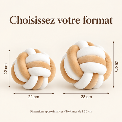Comparaison des deux tailles du coussin nœud bicolore : 22 et 28 cm