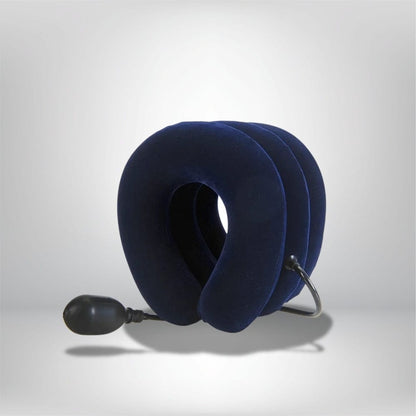 Coussin cervical gonflable en velours bleu marine, idéal pour un confort optimal dans un salon ou une chambre