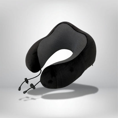 Coussin cervical noir en velours avec motif à rayures, idéal pour un confort optimal dans une voiture