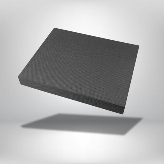 Coussin de forme rectangulaire en tissu noir, posé sur un fond neutre, idéal pour le canapé ou la chaise