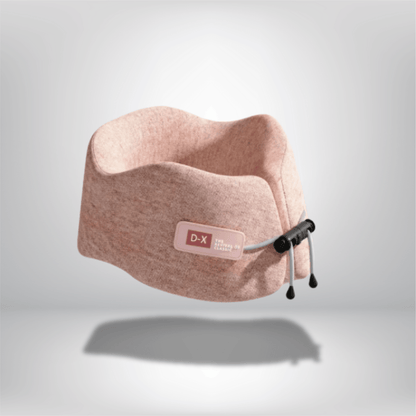 Coussin de cou en tissu rose, avec une forme ergonomique, idéal pour un confort optimal lors des voyages