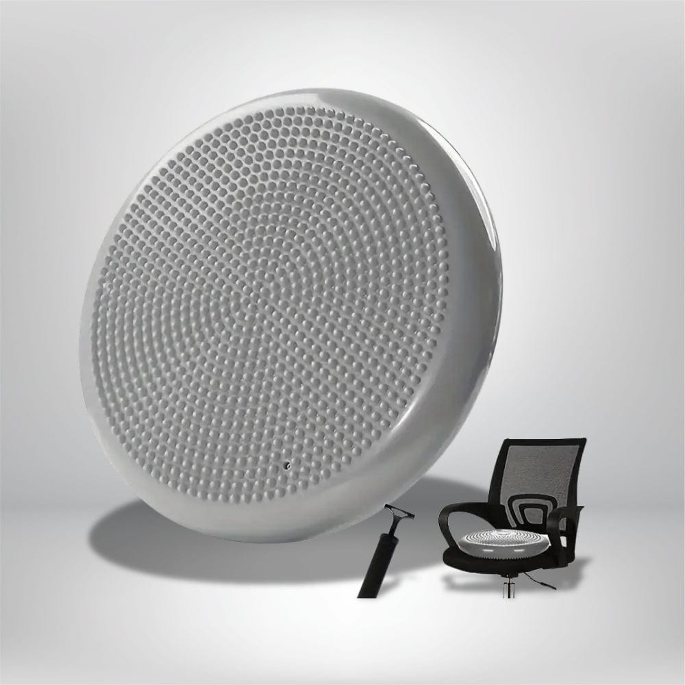 Coussin décoratif rond en plastique blanc, avec texture à picots, posé sur une chaise de bureau moderne