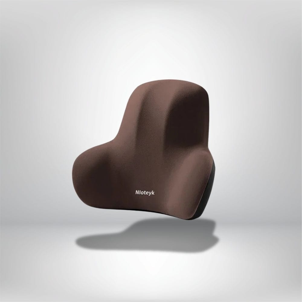 Coussin de voiture en mousse marron, ergonomique, posé sur un fond gris clair, offrant confort et soutien