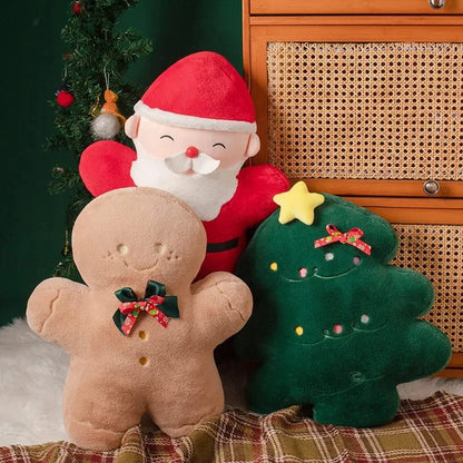Coussins décoratifs en forme de sapin et de bonhomme en pain d'épice, en velours vert et beige, sur un plaid