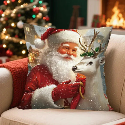 Coussin déco illustrant un père Noël souriant avec un renne, posé sur un canapé beige dans un salon festif