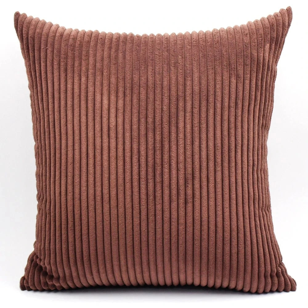 Coussin décoratif en velours côtelé marron, forme carrée, idéal pour un canapé ou une chaise élégante