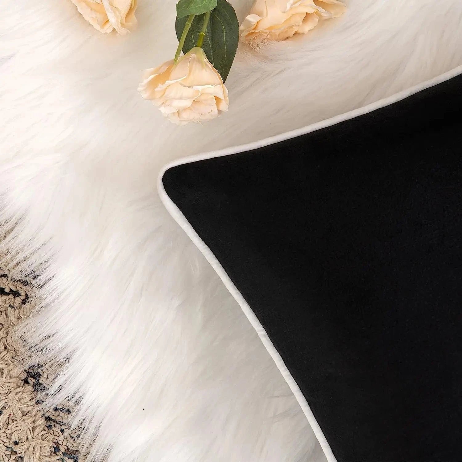 Housse de coussin blanc et noir | Élégance intemporelle pour votre intérieur