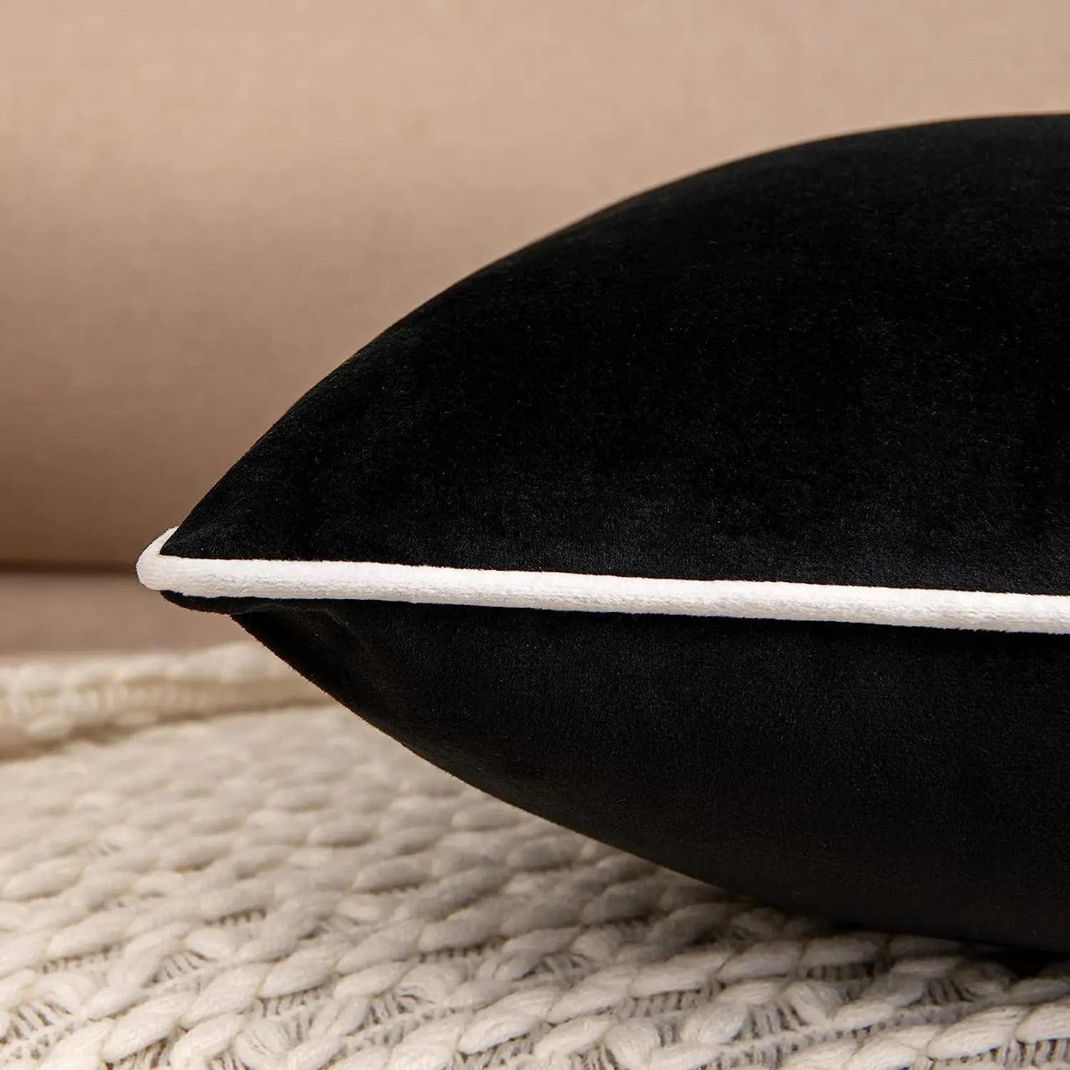 Housse de coussin blanc et noir | Élégance intemporelle pour votre intérieur