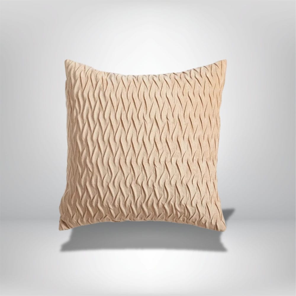 Coussin décoratif beige à texture ondulée, idéal pour un canapé moderne et élégant dans un salon contemporain