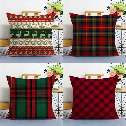Housse de coussin décoratif en tartan rouge et vert, motif festif sur canapé dans un salon moderne
